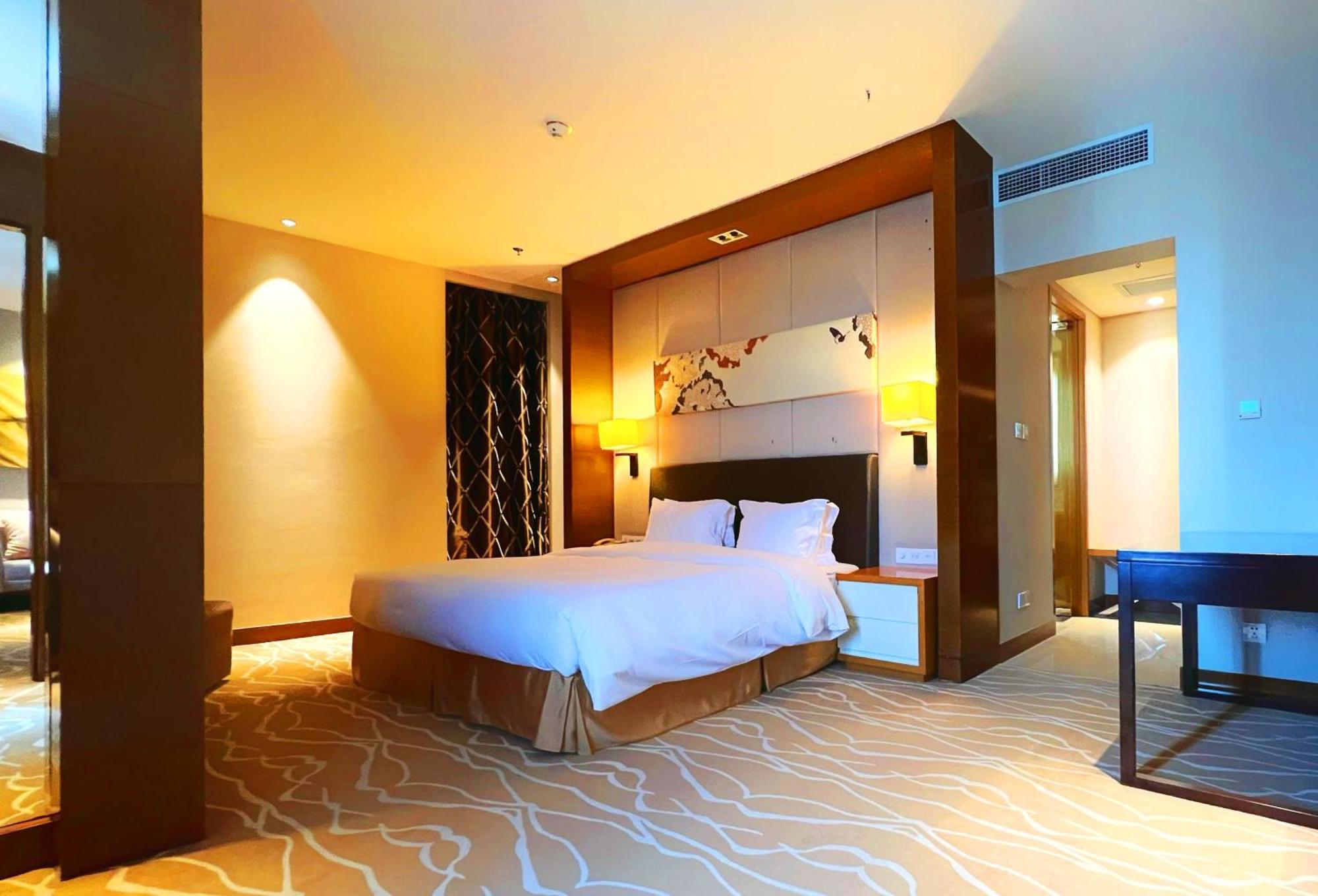 Holiday Inn Panjin Aqua City By Ihg Екстер'єр фото